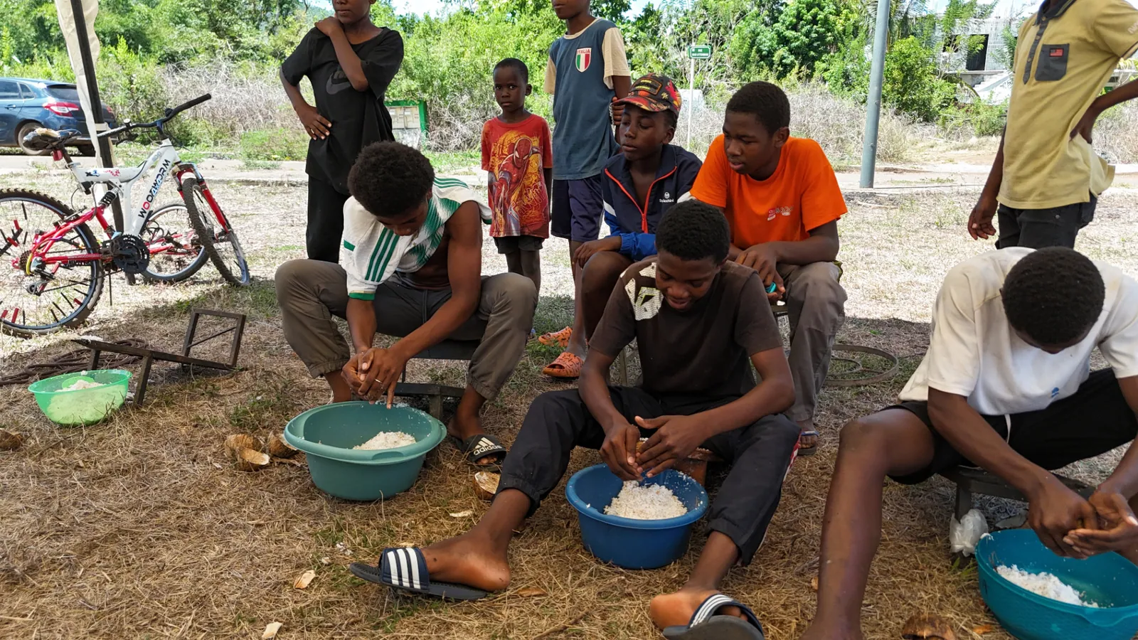 Râpage du coco — transmission des savoir-faire mahorais